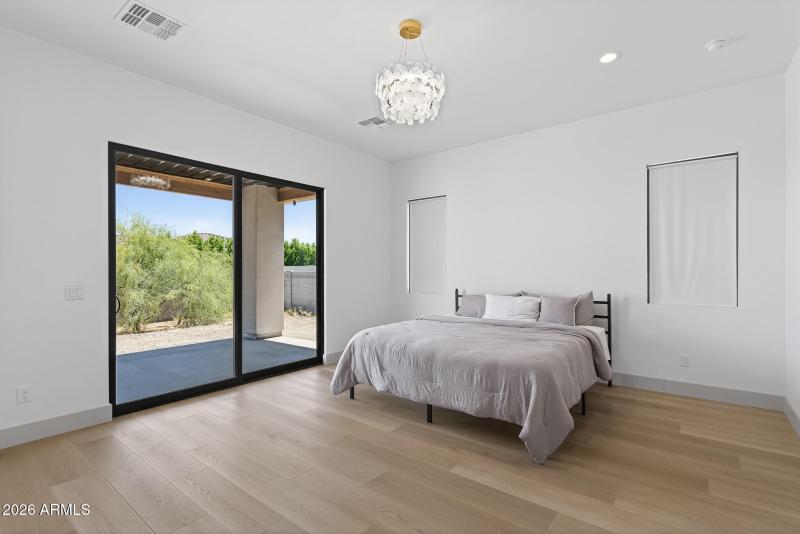20) PRIMARY BEDROOM