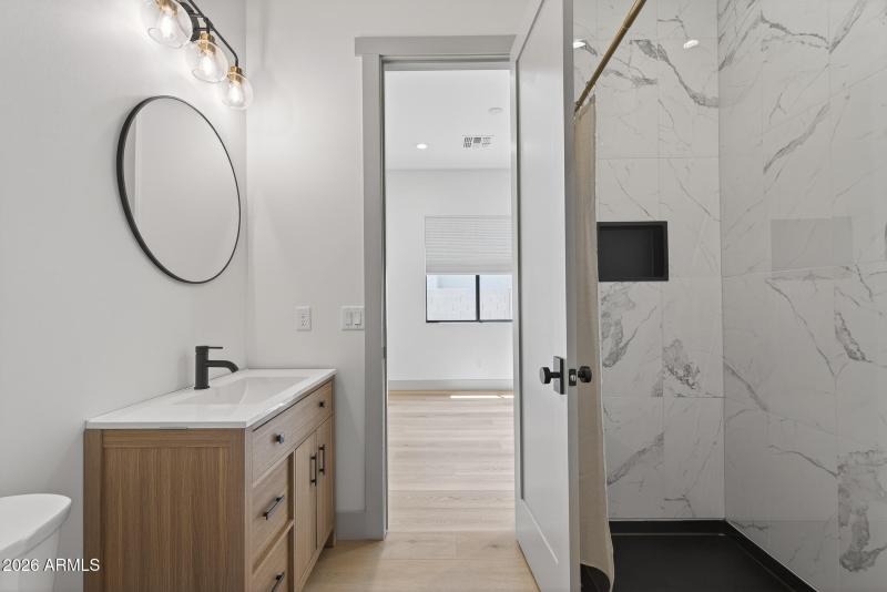 33) BED 2 BATH