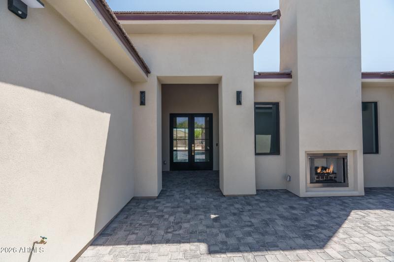 66) FRONT ENTRY