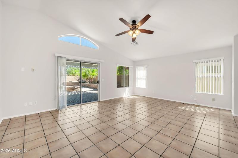 1284 W Kingbird Dr-4