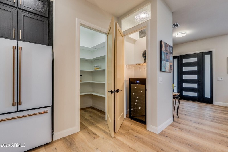 28th Large Wine Cabinet,Walk-In Pantry