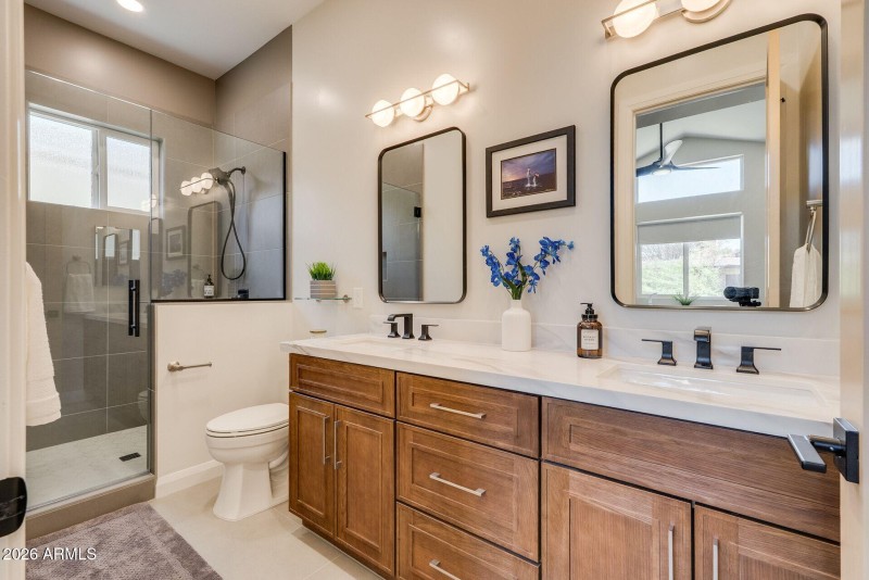 28th Ensuite Bath 2
