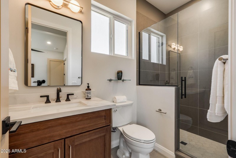 28th Casita Bathroom