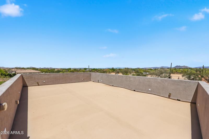 Rv roof top viewing deck