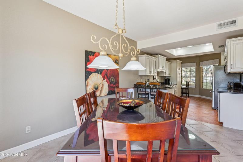2920558 - 7949 E Joshua Tree Ln - 005