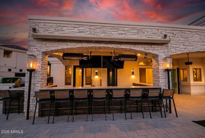 Outdoor Kitchen