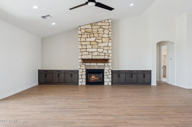 9-web-or-mls-13653-e-aloe-vera-dr - Copy