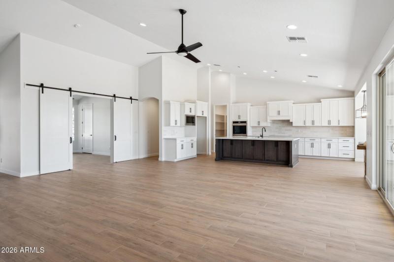 12-web-or-mls-13653-e-aloe-vera-dr - Cop