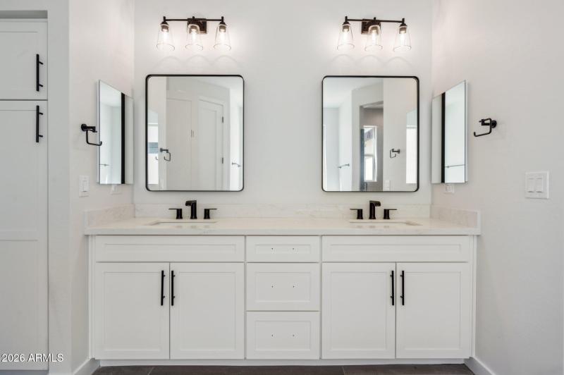24-web-or-mls-13653-e-aloe-vera-dr - Cop