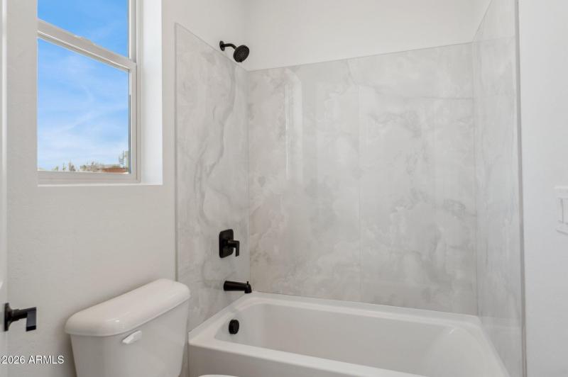 36-web-or-mls-13653-e-aloe-vera-dr - Cop