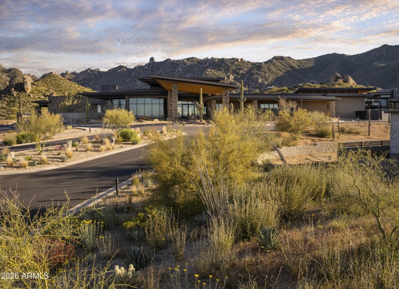 Mountain House Lodge Exterior 1