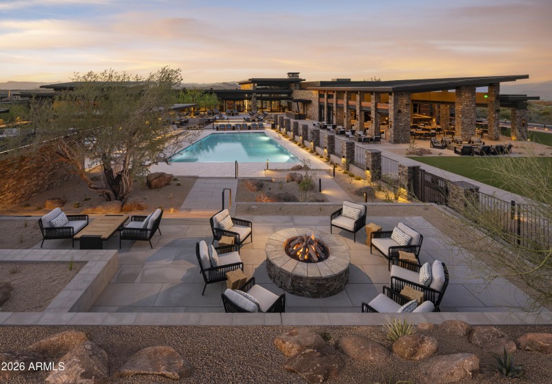 Mountain House Lodge Pool 1
