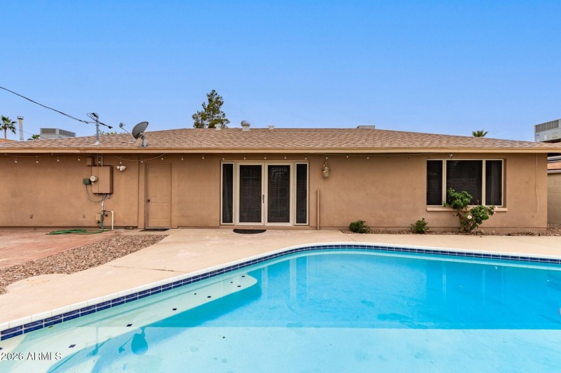 Backyard/pool