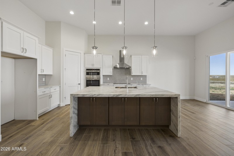056-Kitchen