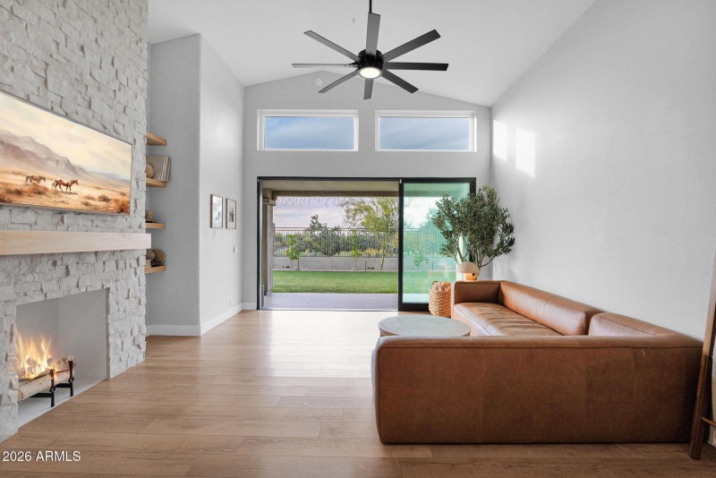 26-web-or-mls-P1471473