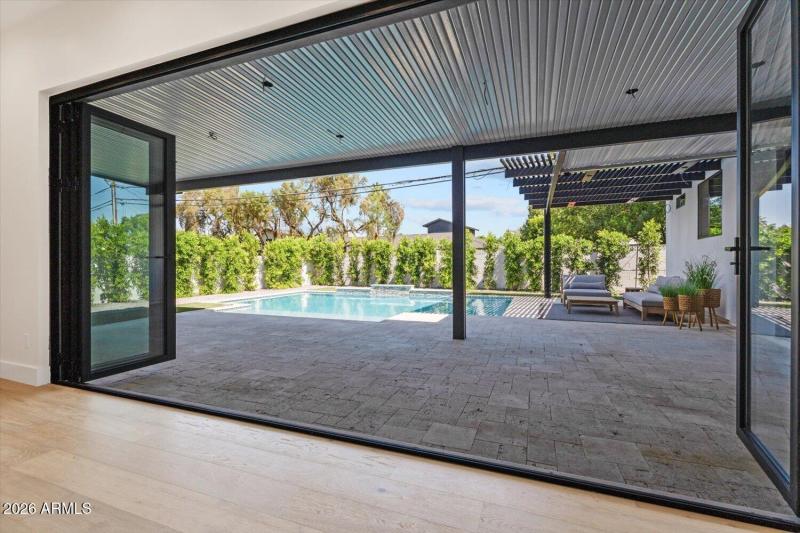 Sliding door