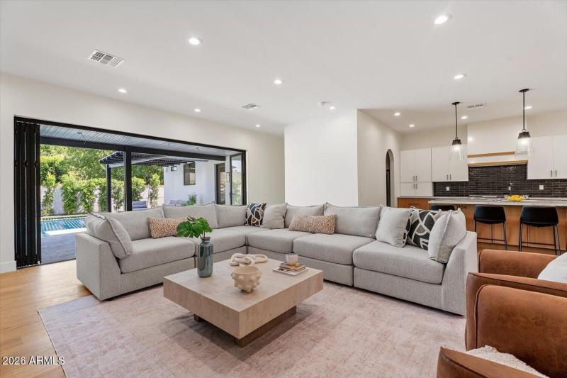 Indoor/outdoor living