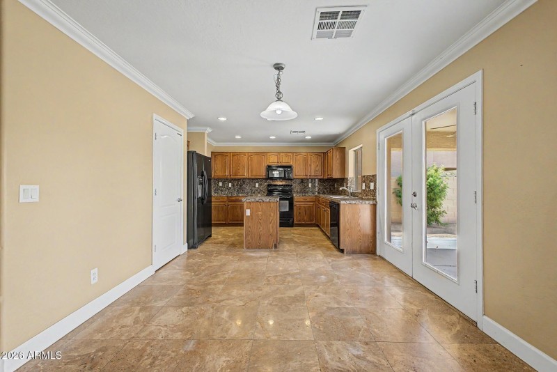 Kitchen/Dining