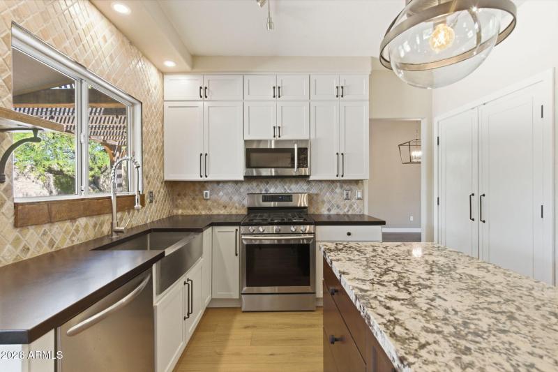 Farmhouse sink and gas range