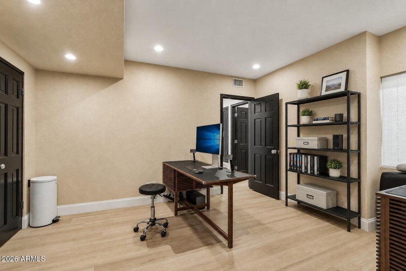 Private office/bedroom