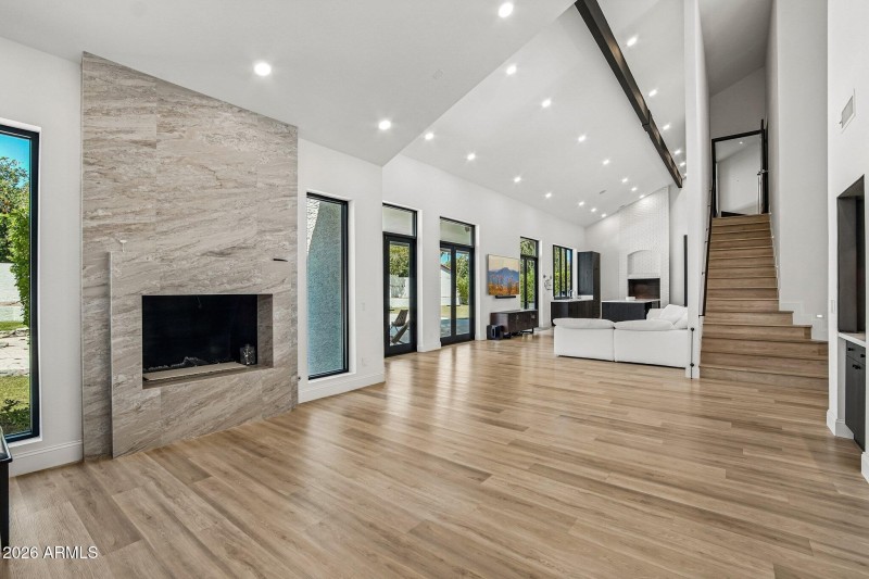 8-web-or-mls-E Larkspur Dr-S1605-008