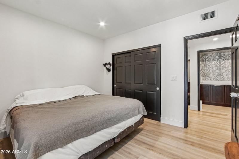 19-web-or-mls-E Larkspur Dr-S1605-019
