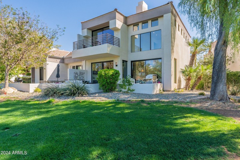 Gorgeous Home ON the Golf Course