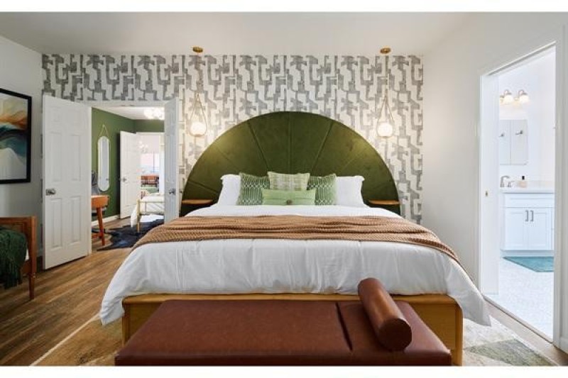 Large Master Bedroom 1 of 4