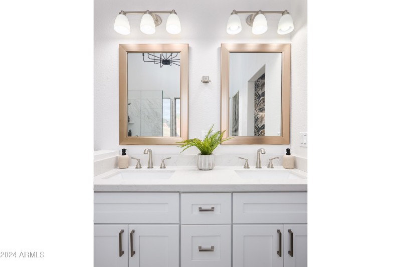 En-Suite Bathroom 2 of 4