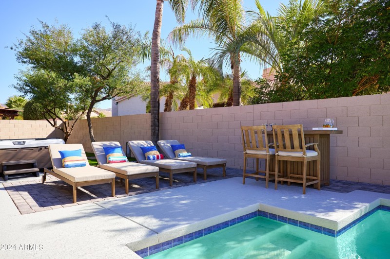 Opens to Pool