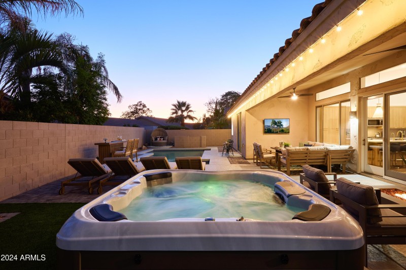6+ Person Hot Tub