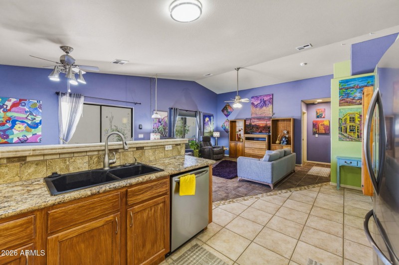 32-web-or-mls-9069 W Raven Dr-209