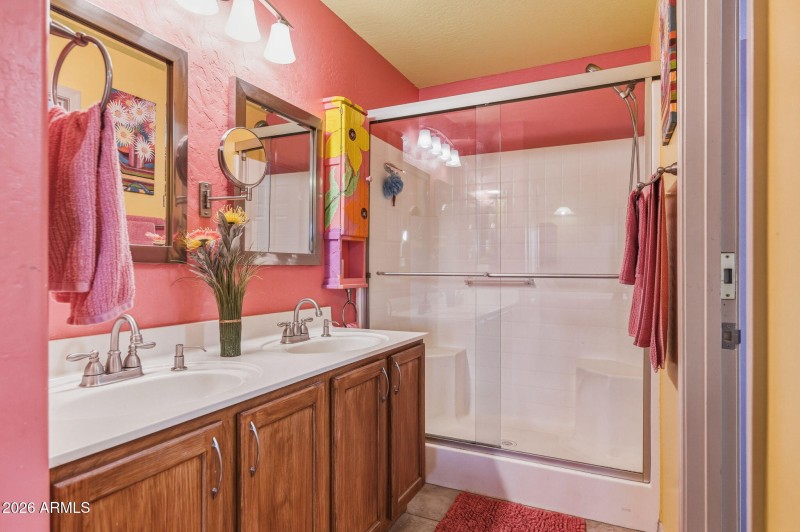40-web-or-mls-9069 W Raven Dr-217