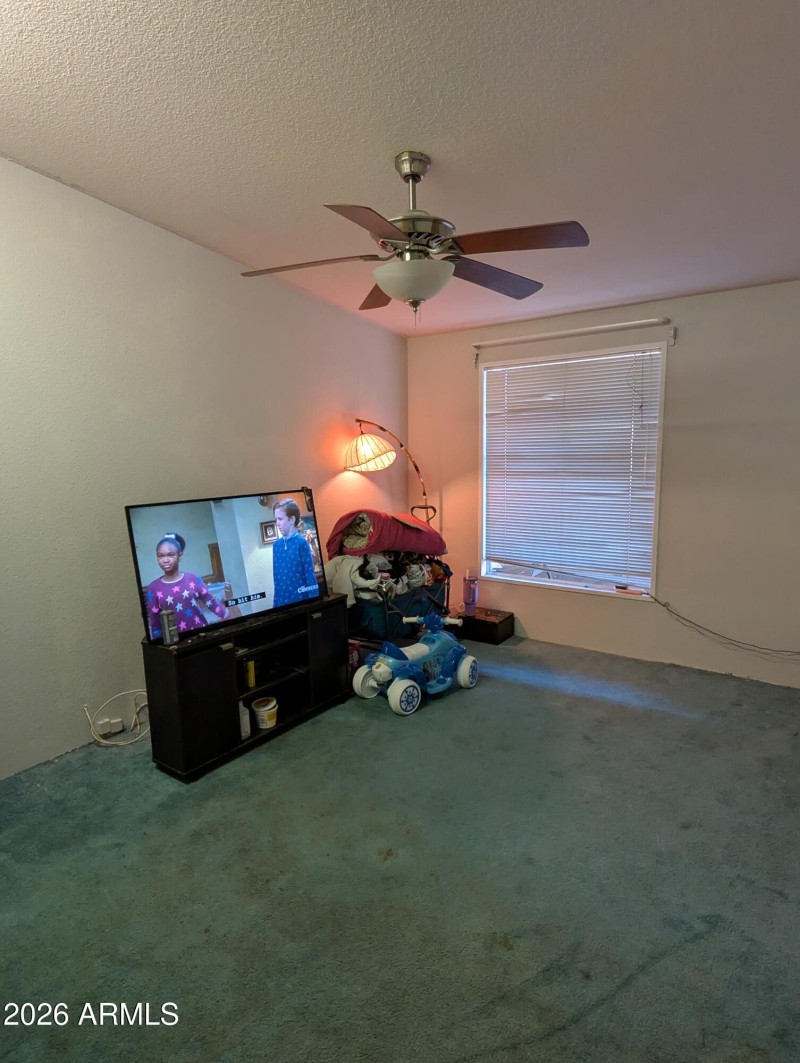 PXL_20260516_232348681