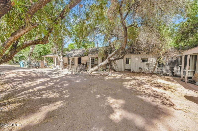 5-web-or-mls-6121 N 3rd Ave-5
