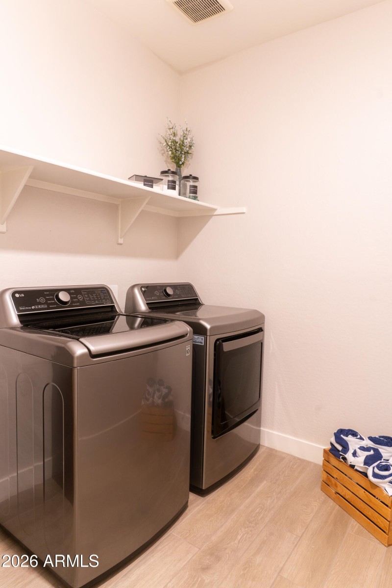 Modern Laundry Hub