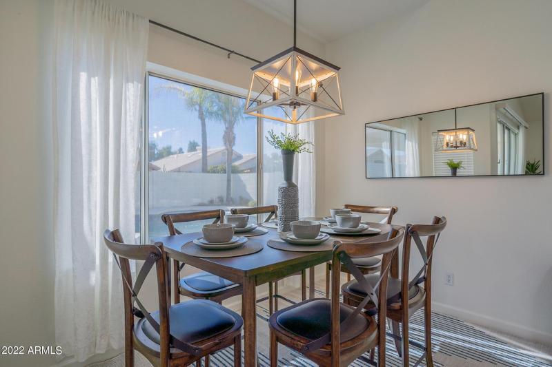 Eat-in Kitchen