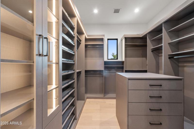 025_Primary Designer Closet