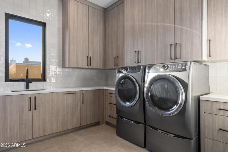 031_Lavish Laundry