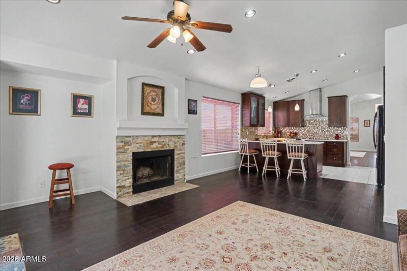 19-Family Room
