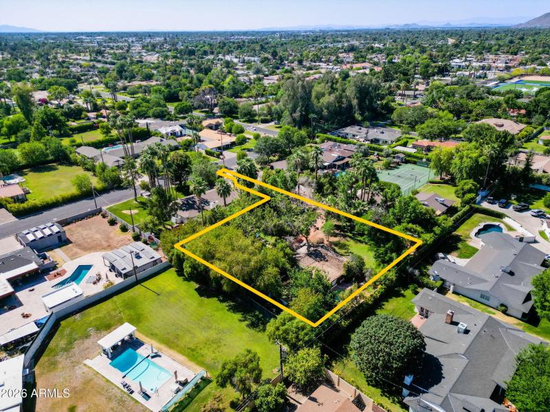 20-web-or-mls-6121 N 3rd Ave-20