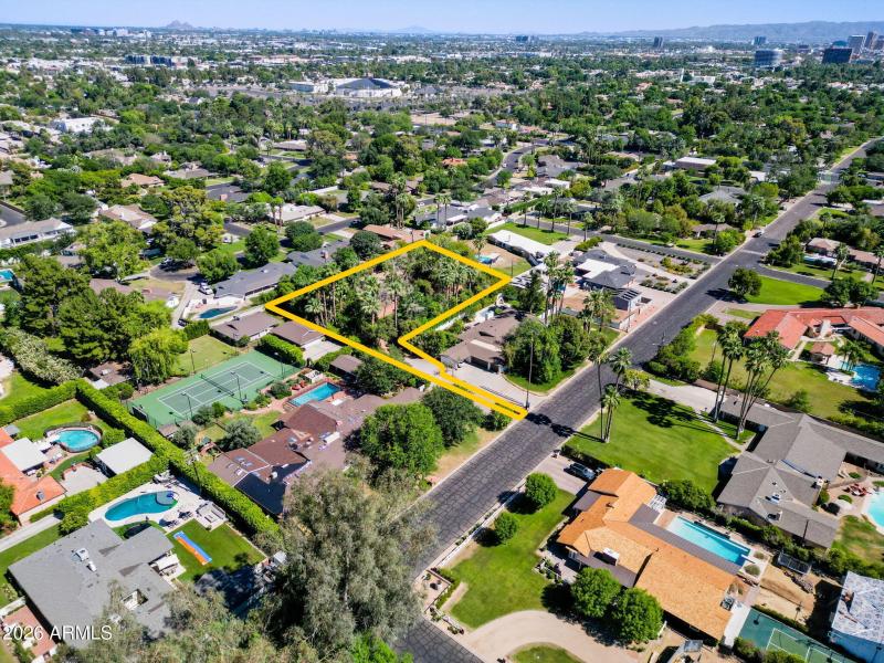 12-web-or-mls-6121 N 3rd Ave-12