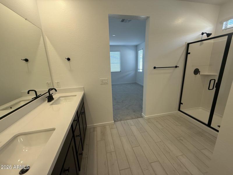 138 Owners Bath Shower 2