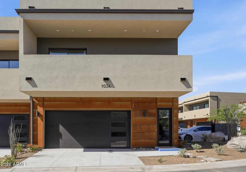 001_Exterior Entrance Garage