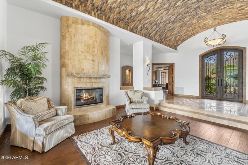 Living Room/Barrel Vaulted Ceiling