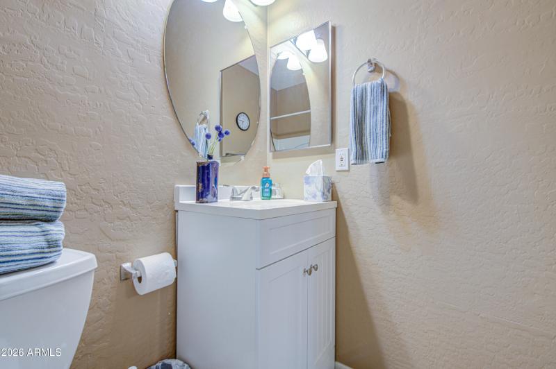 Bathroom 2-pic 3