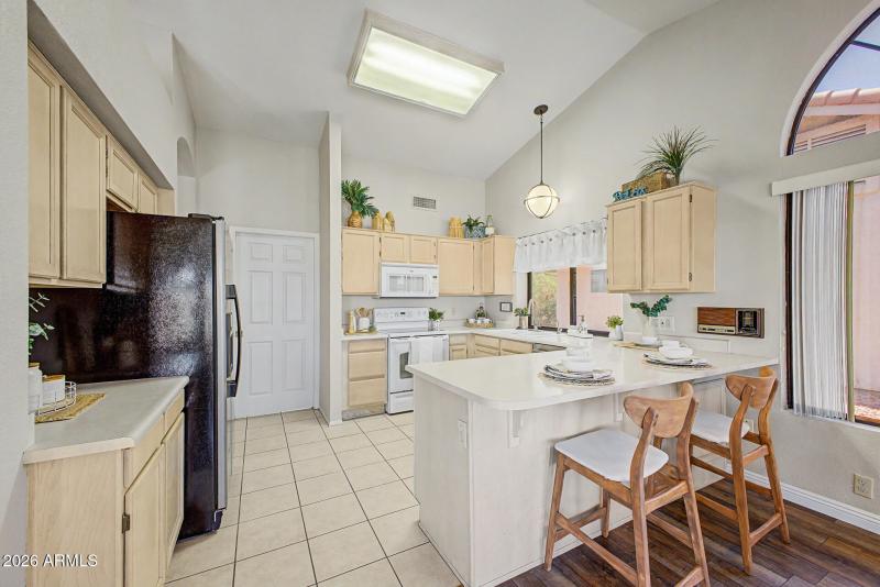 Kitchen with Breakfast Counter