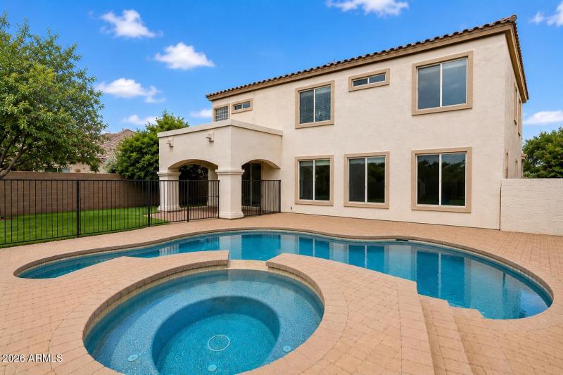 Backyard Pool & Spa Retreat