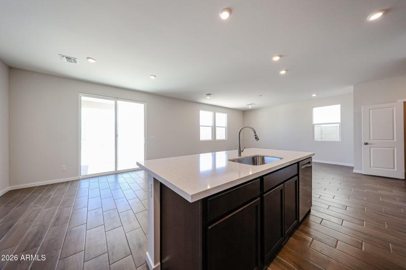 11_Oak-Manzanita-at-Teravalis_Buckeye_Ho