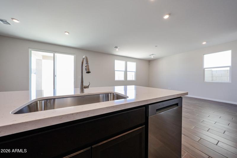 12_Oak-Manzanita-at-Teravalis_Buckeye_Ho